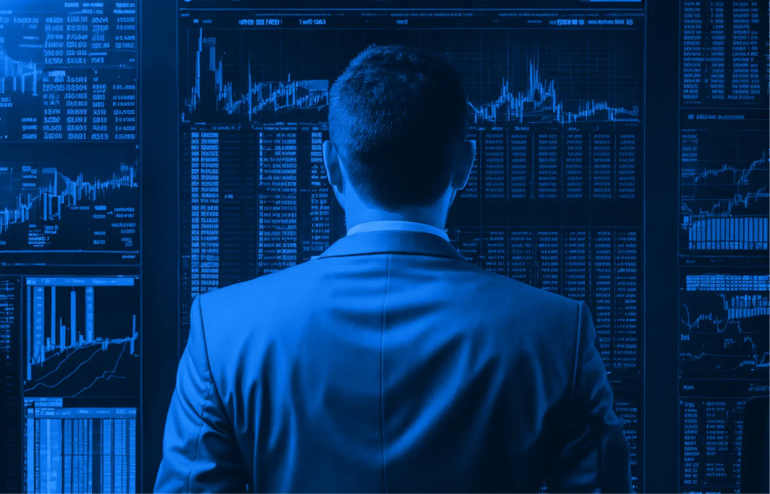 Фон: self‑storage и графики доходности